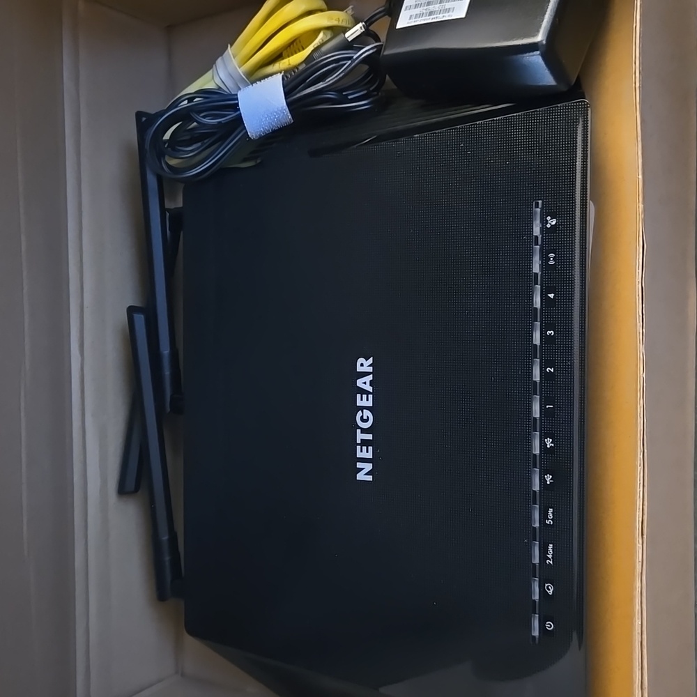 NETGEAR AC1750 Smart WiFi Router - Picture 1 of 14